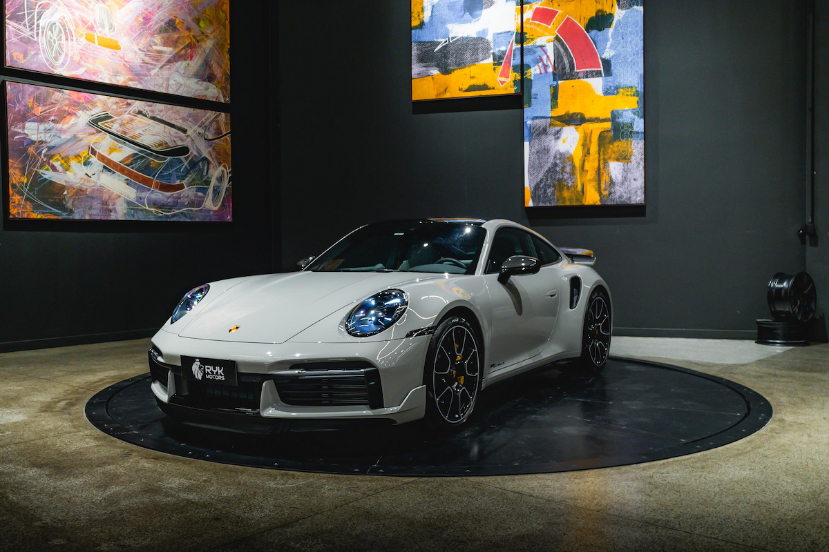 Foto do veículo PORSCHE 911 3.8 24V H6 GASOLINA TURBO S PDK 2024/2024 1.500 KM R$ 1.809.900,00