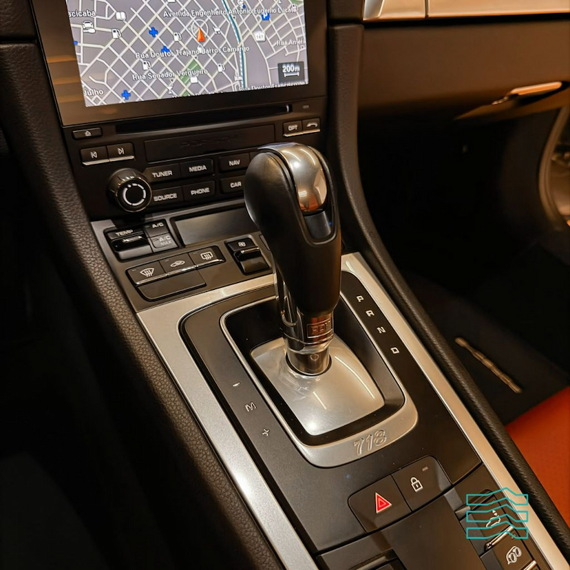 Foto do veículo PORSCHE 718 CAYMAN 2.0 300CV 2024 12.771 KM 510.000,00
