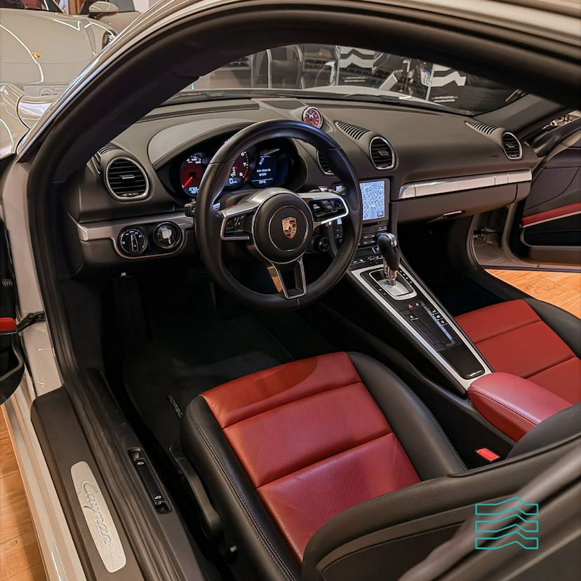 Foto do veículo PORSCHE 718 CAYMAN 2.0 300CV 2024 12.771 KM 510.000,00