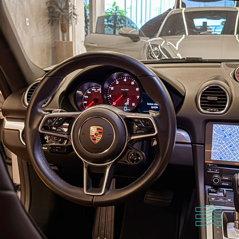 Foto do veículo PORSCHE 718 CAYMAN 2.0 300CV 2024 12.771 KM 510.000,00
