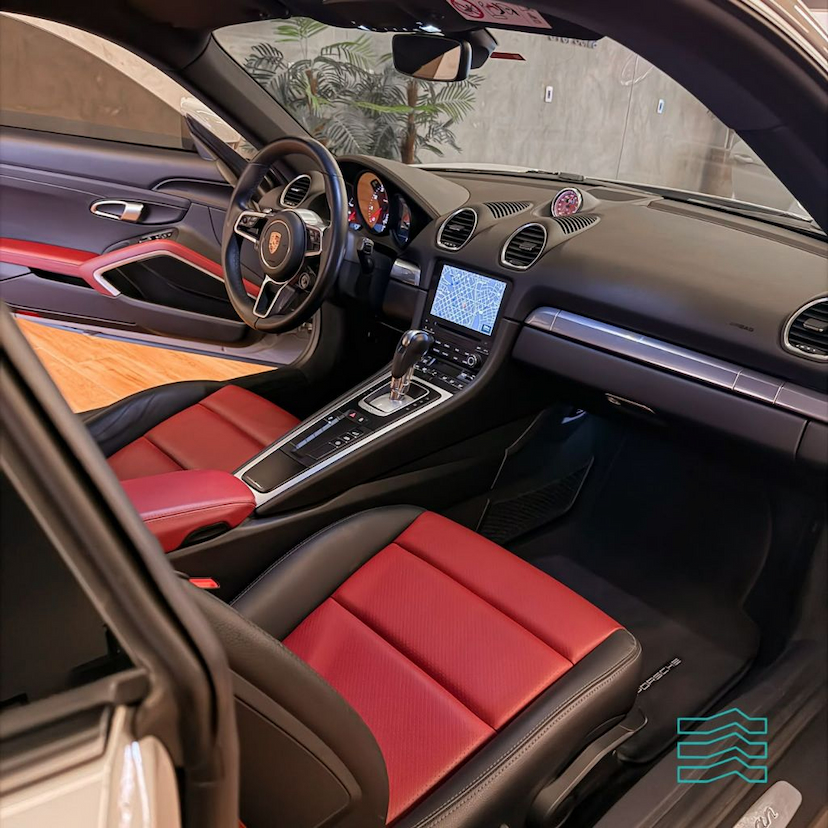 Foto do veículo PORSCHE 718 CAYMAN 2.0 300CV 2024 12.771 KM 510.000,00
