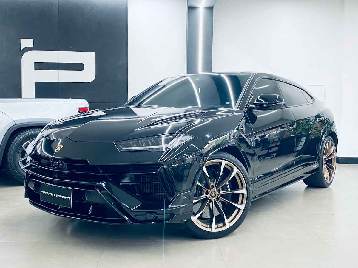 Foto do veículo LAMBORGHINI URUS 4.0 V8 TURBO GASOLINA S AUTOMÁTICO 2024/2024 957 KM R$ 4.000.000,00