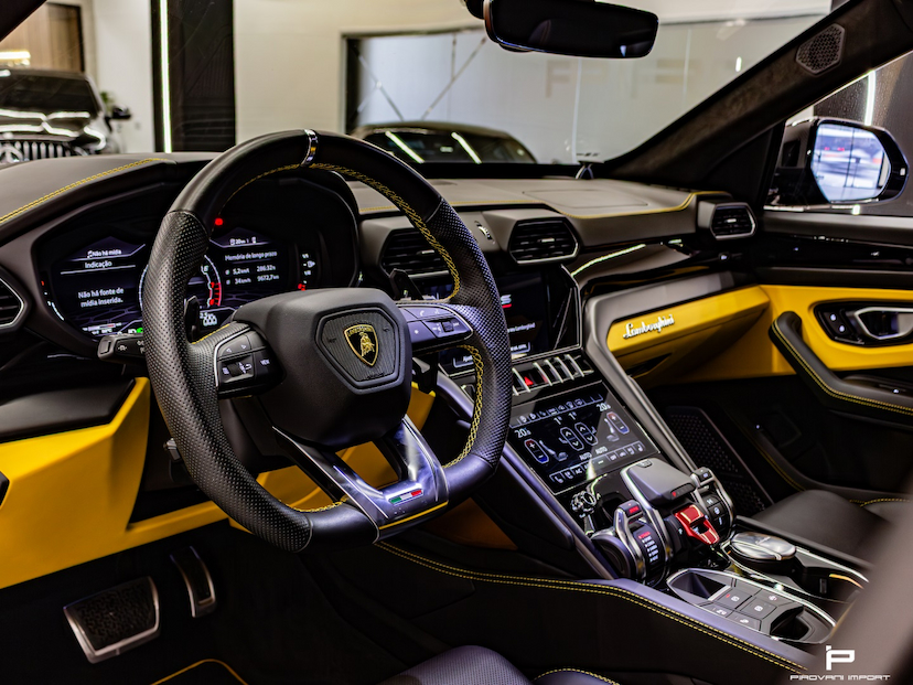 Foto do veículo LAMBORGHINI URUS 4.0 V8 TURBO GASOLINA LP650-4 AUTOMÁTICO 2022 9.000 KM 3.150.000,00