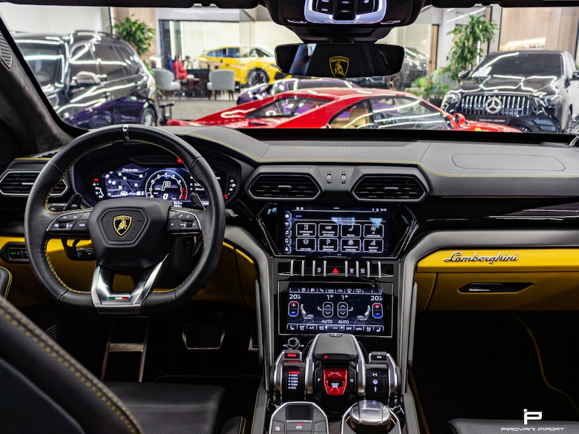 Foto do veículo LAMBORGHINI URUS 4.0 V8 TURBO GASOLINA LP650-4 AUTOMÁTICO 2022 9.000 KM 3.150.000,00