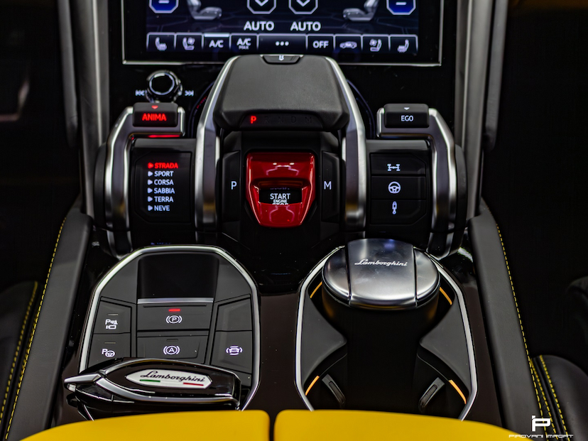 Foto do veículo LAMBORGHINI URUS 4.0 V8 TURBO GASOLINA LP650-4 AUTOMÁTICO 2022 9.000 KM 3.150.000,00