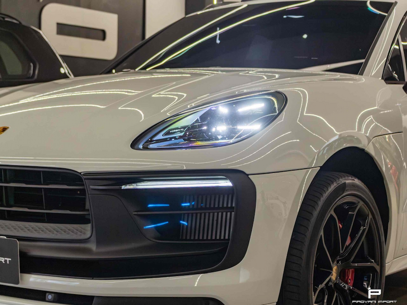 Foto do veículo PORSCHE MACAN 2.9 V6 BITURBO GASOLINA GTS PDK 2023 15.000 KM 615.000,00