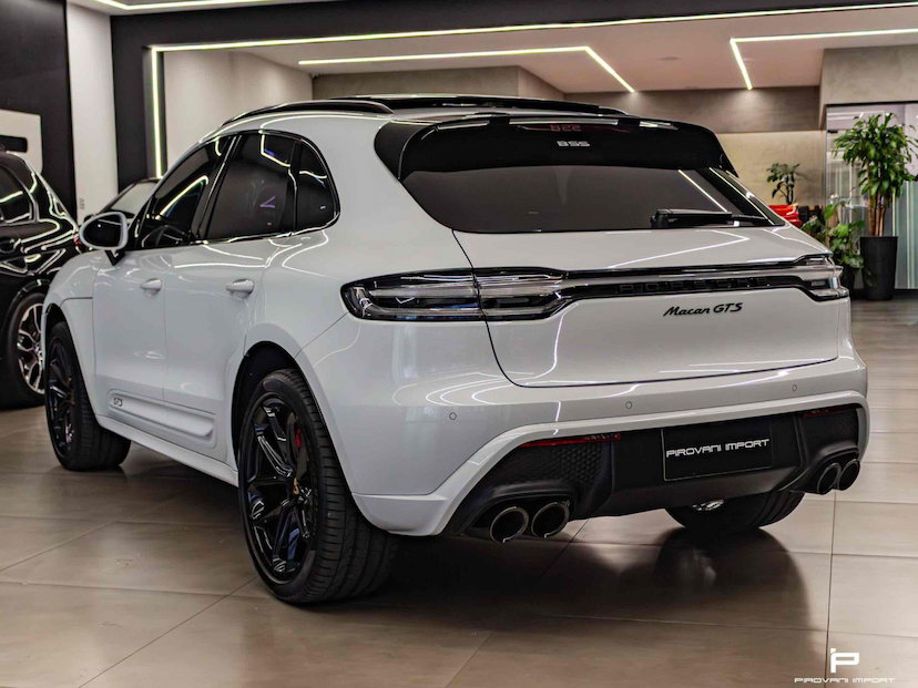 Foto do veículo PORSCHE MACAN 2.9 V6 BITURBO GASOLINA GTS PDK 2023 15.000 KM 615.000,00