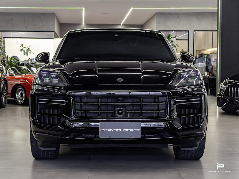 Foto do veículo PORSCHE CAYENNE 4.0 V8 E-HYBRID TURBO COUPÉ AWD TIPTRONIC S 2025 6.000 KM 1.450.000,00