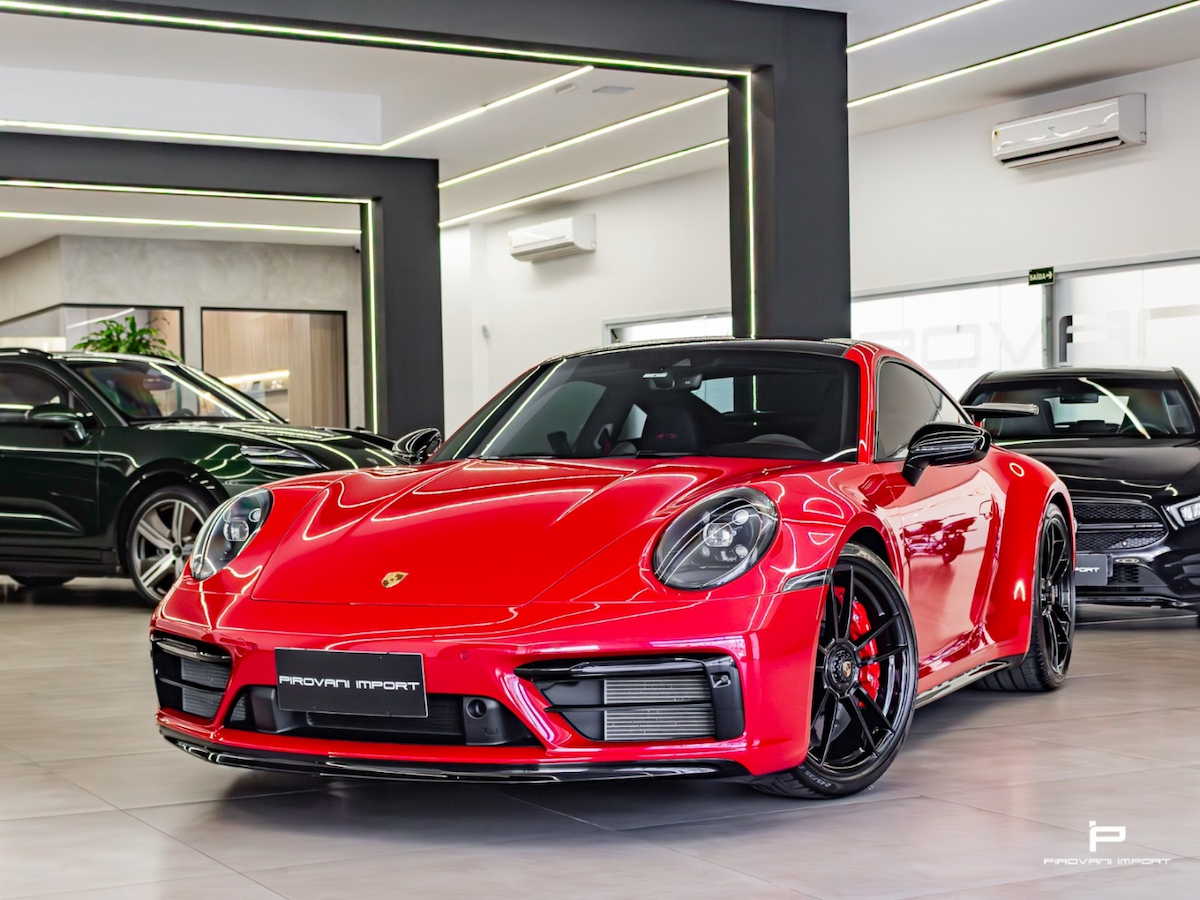 Foto do veículo PORSCHE 911 3.0 24V H6 GASOLINA CARRERA 4 GTS PDK 2023/2024 3.000 KM R$ 997.000,00