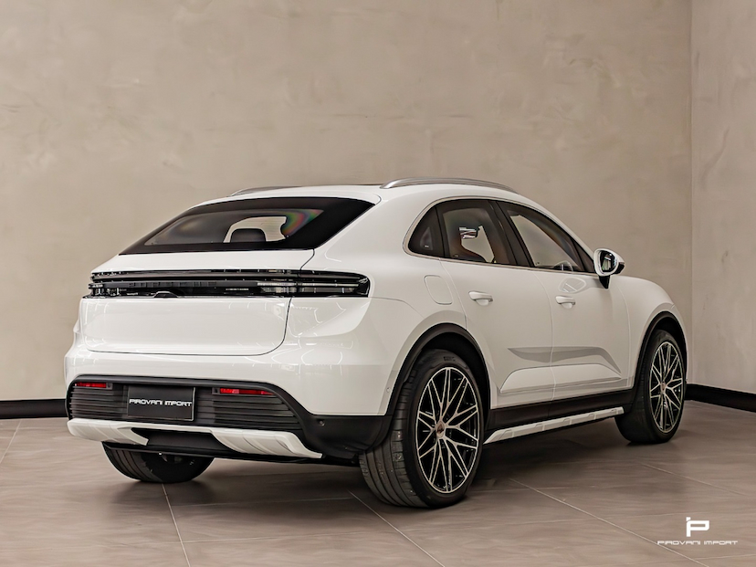 Foto do veículo PORSCHE MACAN 4 ELÉTRICO 2024 4.700 KM 720.000,00