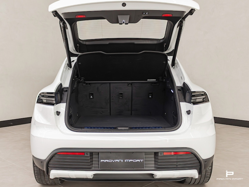Foto do veículo PORSCHE MACAN 4 ELÉTRICO 2024 4.700 KM 720.000,00