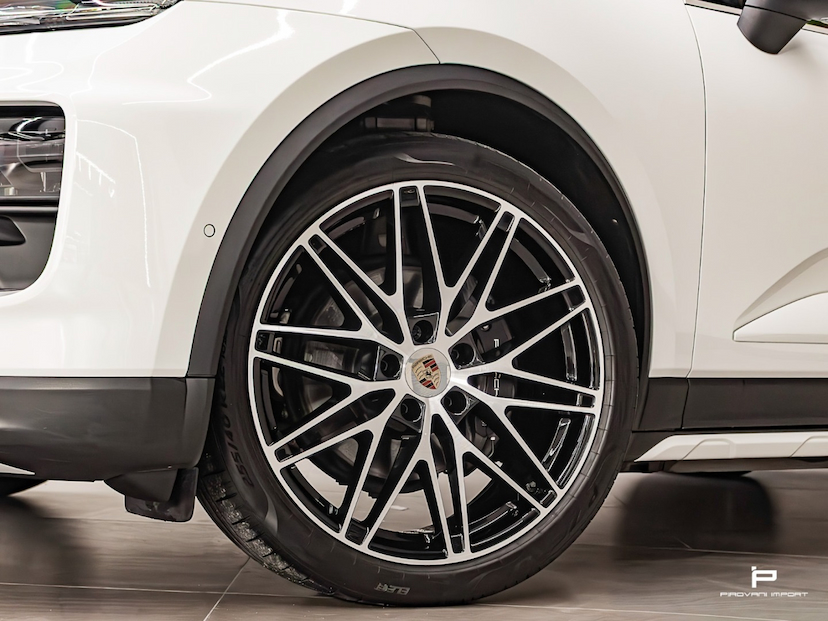 Foto do veículo PORSCHE MACAN 4 ELÉTRICO 2024 4.700 KM 720.000,00