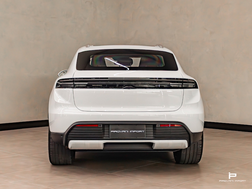 Foto do veículo PORSCHE MACAN 4 ELÉTRICO 2024 4.700 KM 720.000,00