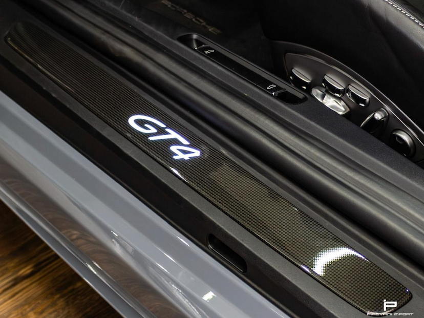 Foto do veículo PORSCHE 718 4.0 H6 GASOLINA CAYMAN GT4 PDK 2023 4.000 KM 865.000,00