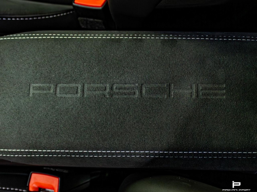 Foto do veículo PORSCHE 718 4.0 H6 GASOLINA CAYMAN GT4 PDK 2023 4.000 KM 865.000,00