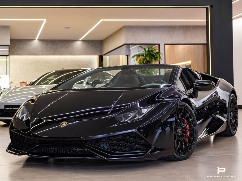 Foto do veículo LAMBORGHINI HURACÁN 5.2 V10 GASOLINA SPYDER LP610-4 LDF 2017/2017 22.000 KM R$ 2.700.000,00