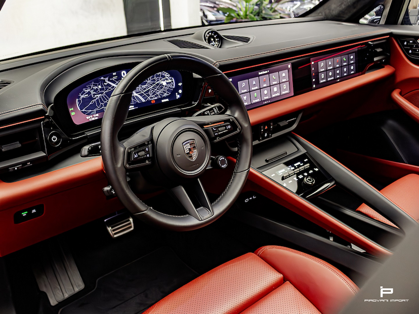 Foto do veículo PORSCHE MACAN TURBO ELÉTRICO 2024 9.800 KM 799.000,00