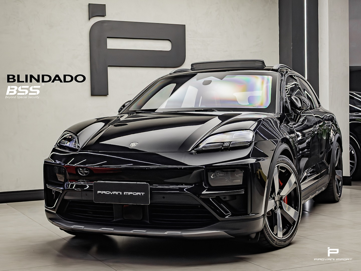 Foto do veículo PORSCHE MACAN TURBO ELÉTRICO 2024/2024 9.800 KM R$ 799.000,00