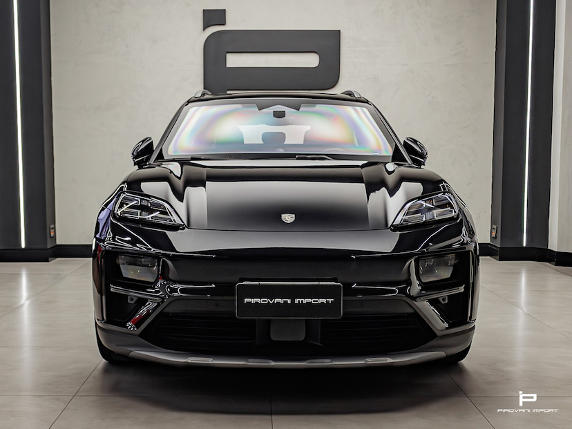 Foto do veículo PORSCHE MACAN TURBO ELÉTRICO 2024 9.800 KM 799.000,00