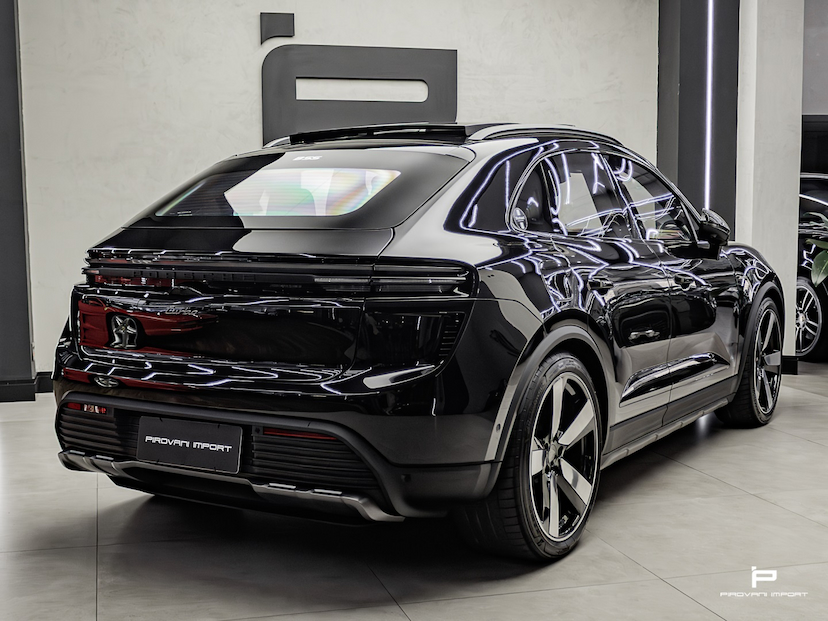 Foto do veículo PORSCHE MACAN TURBO ELÉTRICO 2024 9.800 KM 799.000,00