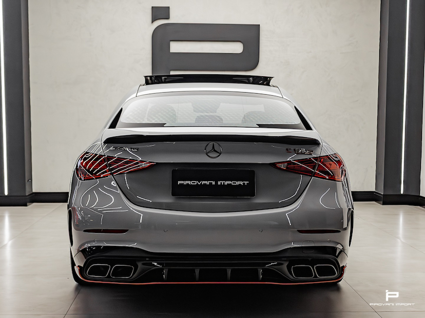 Foto do veículo MERCEDES-BENZ C 63 AMG 2.0 TURBO PHEV S E PERFORMANCE 4MATIC+ SPEEDSHIFT 2024 19.000 KM 719.000,00