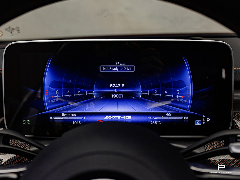 Foto do veículo MERCEDES-BENZ C 63 AMG 2.0 TURBO PHEV S E PERFORMANCE 4MATIC+ SPEEDSHIFT 2024 19.000 KM 719.000,00