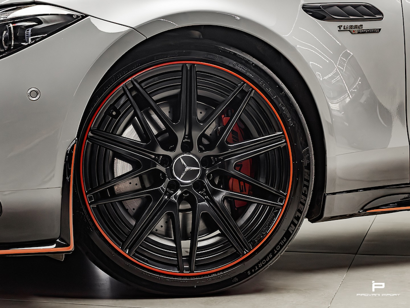 Foto do veículo MERCEDES-BENZ C 63 AMG 2.0 TURBO PHEV S E PERFORMANCE 4MATIC+ SPEEDSHIFT 2024 19.000 KM 719.000,00