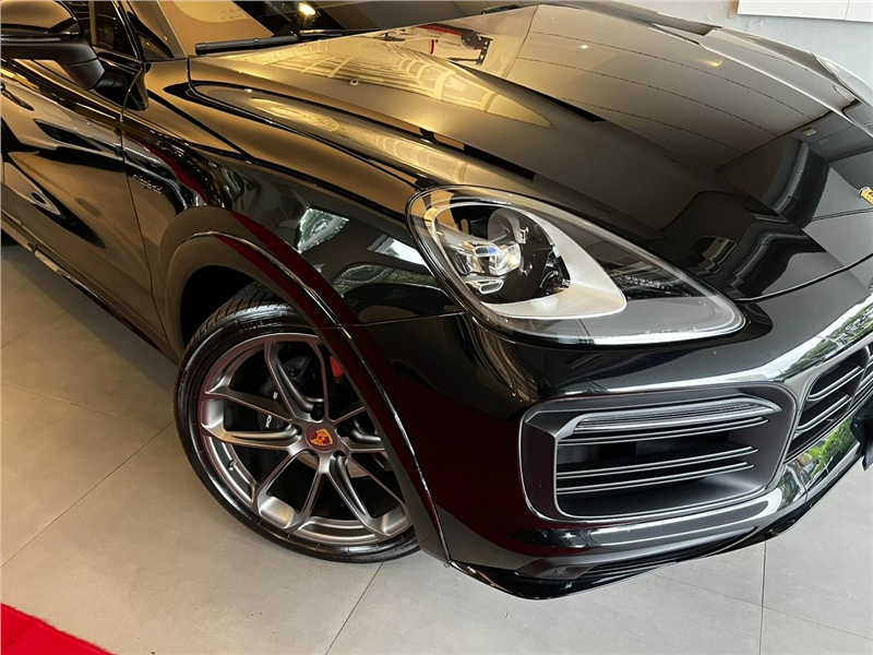 Foto do veículo PORSCHE CAYENNE 3.0 V6 E-HYBRID COUPÉ PLATINUM EDITION AWD TIPTRONIC S 2023 25.100 KM 747.900,00