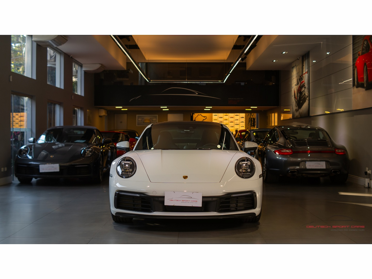 Foto do veículo PORSCHE 911 3.0 24V H6 GASOLINA CARRERA PDK 2023/2024 2.146 KM R$ 867.000,00