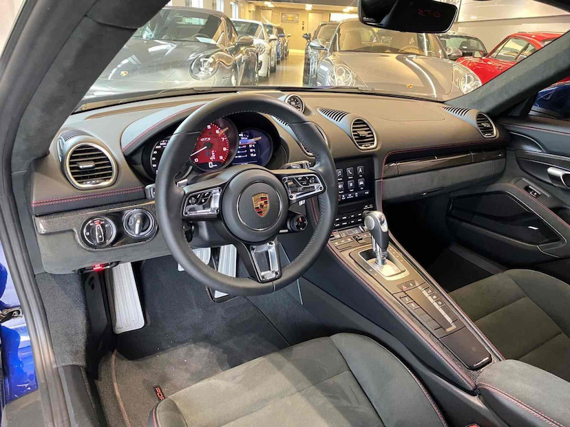 Foto do veículo PORSCHE 718 4.0 H6 GASOLINA CAYMAN GTS PDK 2024 2.626 KM 658.000,00