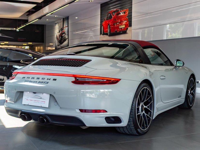 Foto do veículo PORSCHE 911 3.0 24V H6 GASOLINA TARGA 4 GTS PDK 2018 13.500 KM 890.000,00