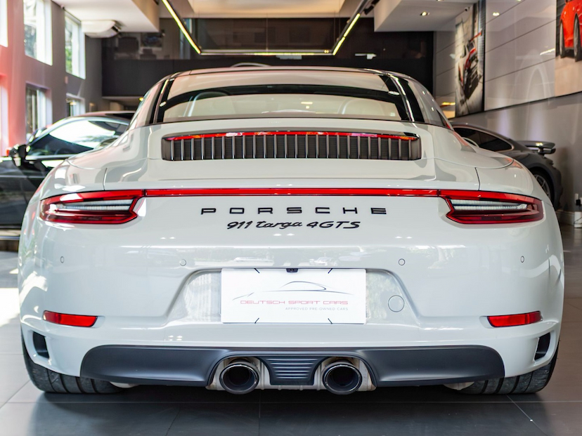 Foto do veículo PORSCHE 911 3.0 24V H6 GASOLINA TARGA 4 GTS PDK 2018 13.500 KM 890.000,00