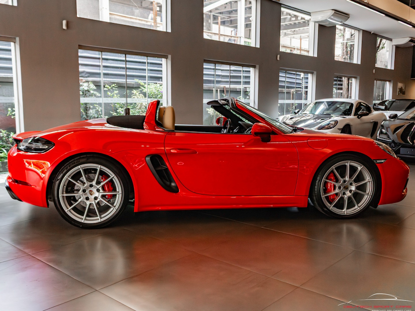 Foto do veículo PORSCHE 718 4.0 H6 GASOLINA BOXSTER GTS PDK 2021 11.200 KM 599.000,00