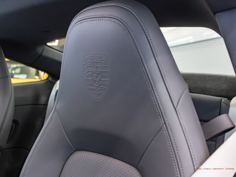 Foto do veículo PORSCHE 911 3.0 24V H6 GASOLINA CARRERA PDK 2023 16.774 KM 729.000,00