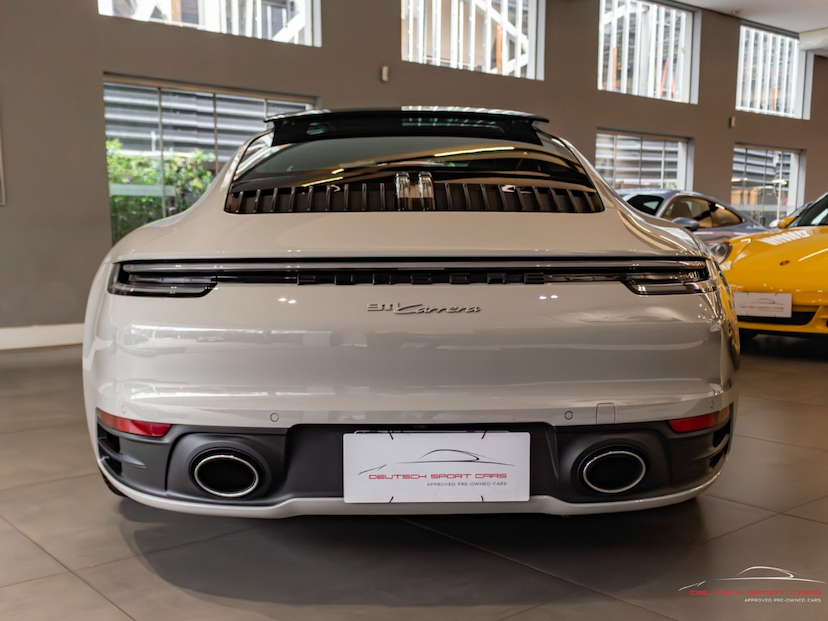 Foto do veículo PORSCHE 911 3.0 24V H6 GASOLINA CARRERA PDK 2023 16.774 KM 729.000,00