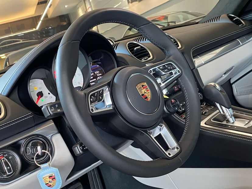 Foto do veículo PORSCHE 718 2.0 16V H4 GASOLINA CAYMAN PDK 2024 804 KM 515.000,00