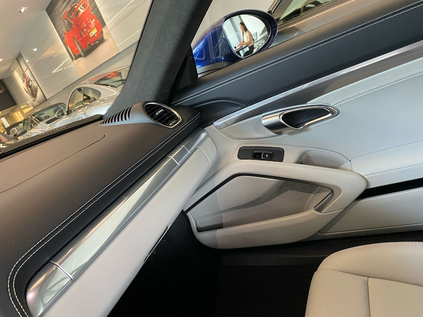 Foto do veículo PORSCHE 718 2.0 16V H4 GASOLINA CAYMAN PDK 2024 804 KM 515.000,00