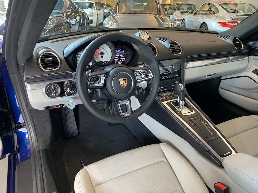 Foto do veículo PORSCHE 718 2.0 16V H4 GASOLINA CAYMAN PDK 2024 804 KM 515.000,00