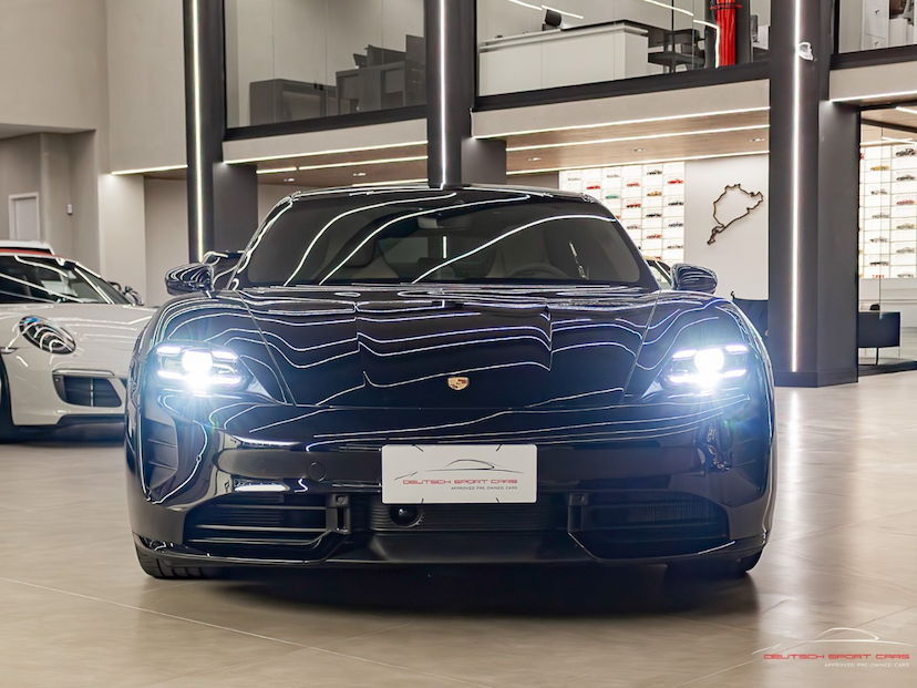 Foto do veículo PORSCHE TAYCAN TURBO ELÉTRICO 2023 2.000 KM 689.000,00
