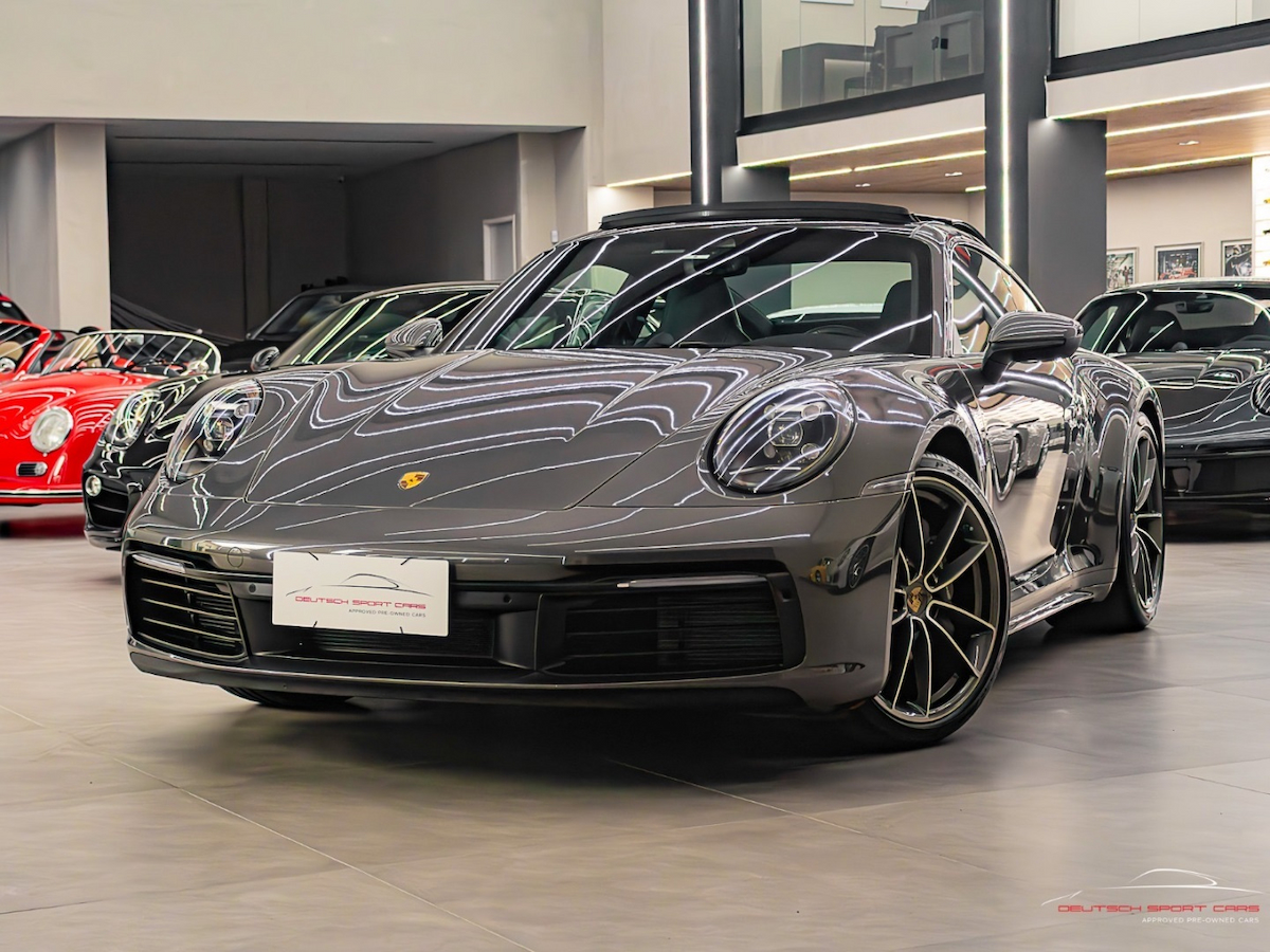 Foto do veículo PORSCHE 911 3.0 24V H6 GASOLINA CARRERA PDK 2022/2022 10.203 KM R$ 719.000,00