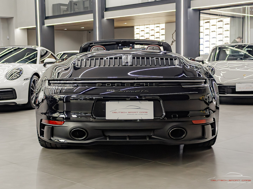 Foto do veículo PORSCHE 911 3.0 24V H6 GASOLINA CARRERA GTS CABRIOLET PDK 2024 3.033 KM 1.150.000,00