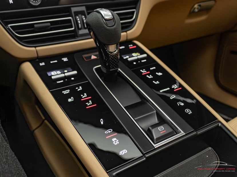 Foto do veículo PORSCHE MACAN 2.9 V6 BITURBO GASOLINA GTS PDK 2024 6.000 KM 769.000,00