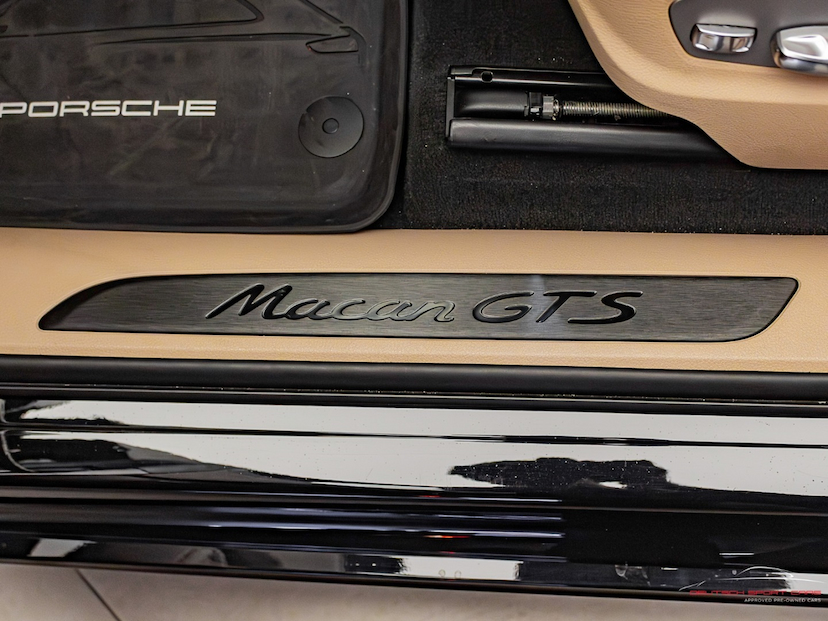Foto do veículo PORSCHE MACAN 2.9 V6 BITURBO GASOLINA GTS PDK 2024 6.000 KM 769.000,00