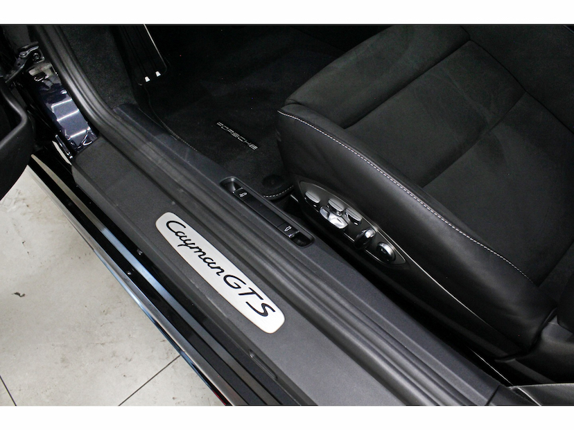 Foto do veículo PORSCHE 718 4.0 H6 GASOLINA CAYMAN GTS PDK 2024 500 KM 759.000,00
