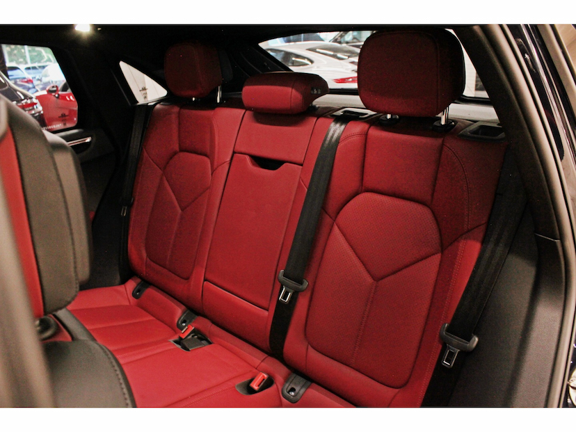 Foto do veículo PORSCHE MACAN 2.9 V6 BITURBO GASOLINA S PDK 2022 20.400 KM 575.800,00