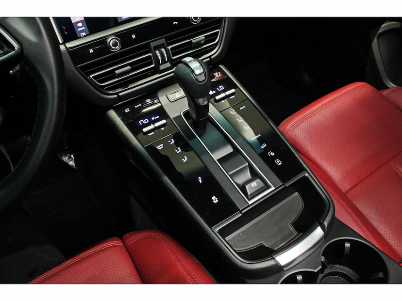 Foto do veículo PORSCHE MACAN 2.9 V6 BITURBO GASOLINA S PDK 2022 20.400 KM 575.800,00