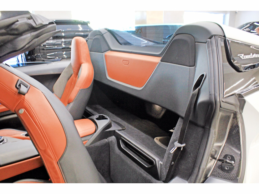 Foto do veículo BMW I8 1.5 12V HYBRID EDRIVE ROADSTER AUTOMÁTICO 2020 14.800 KM 1.189.800,00