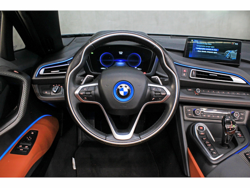 Foto do veículo BMW I8 1.5 12V HYBRID EDRIVE ROADSTER AUTOMÁTICO 2020 14.800 KM 1.189.800,00