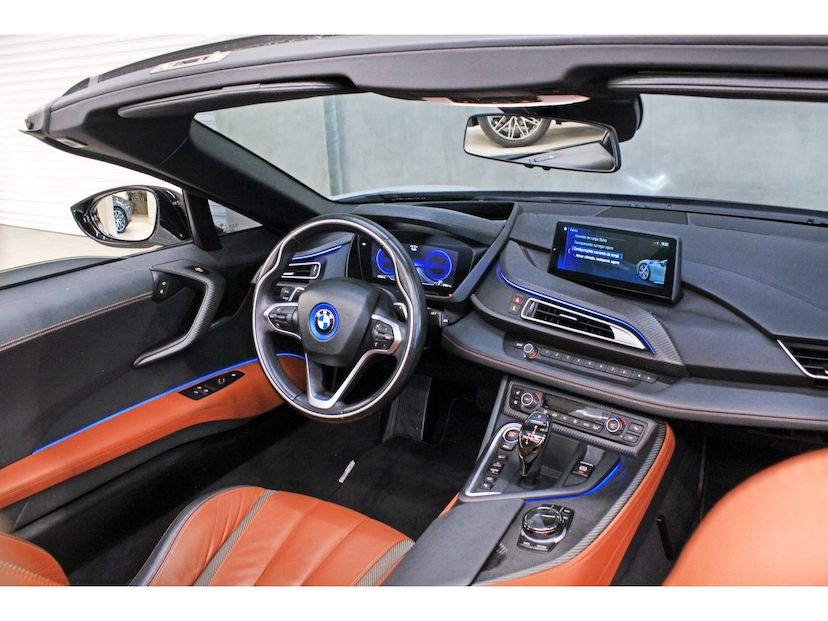Foto do veículo BMW I8 1.5 12V HYBRID EDRIVE ROADSTER AUTOMÁTICO 2020 14.800 KM 1.189.800,00
