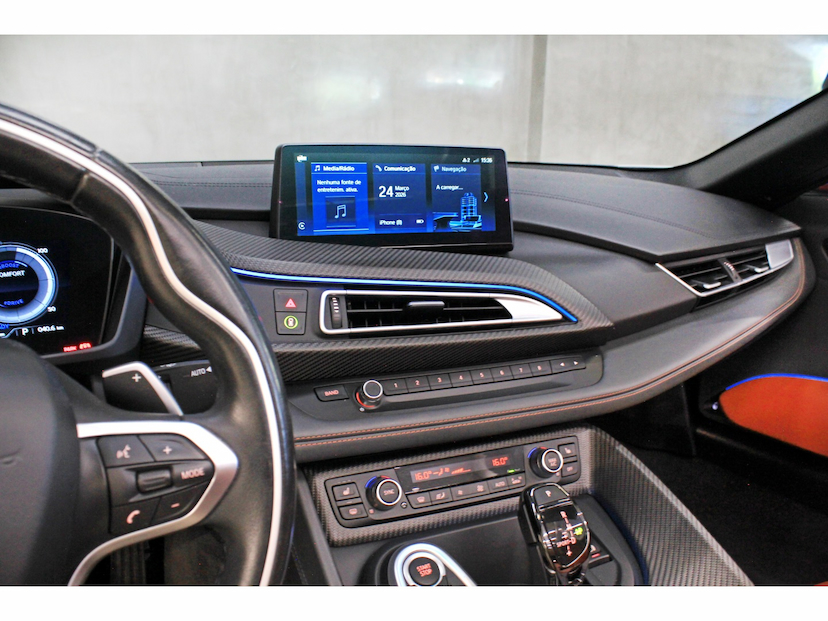 Foto do veículo BMW I8 1.5 12V HYBRID EDRIVE ROADSTER AUTOMÁTICO 2020 14.800 KM 1.189.800,00